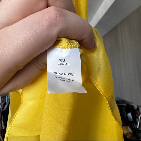 Amanda Uprichard Chaya Top Canary Yellow 100% Silk Mock Neck Small - Picture 4 of 13